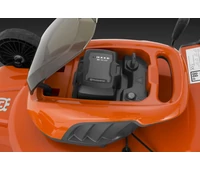Husqvarna LC 142i Akkumulátoros fűnyíró Akkumulátorral és Töltővel