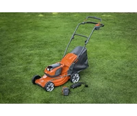 Husqvarna LC 137i Akkumulátoros fűnyíró (csak gép)